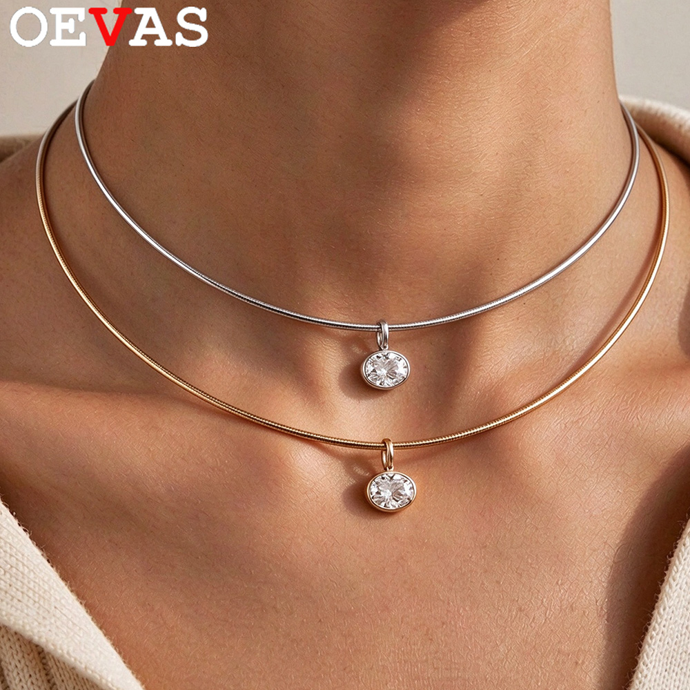 Bezels Set Pendant - Colar de Moissanite com Corte Oval